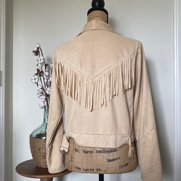 🚨[SOLD] Fringed Jacket - Picture 4 of 5